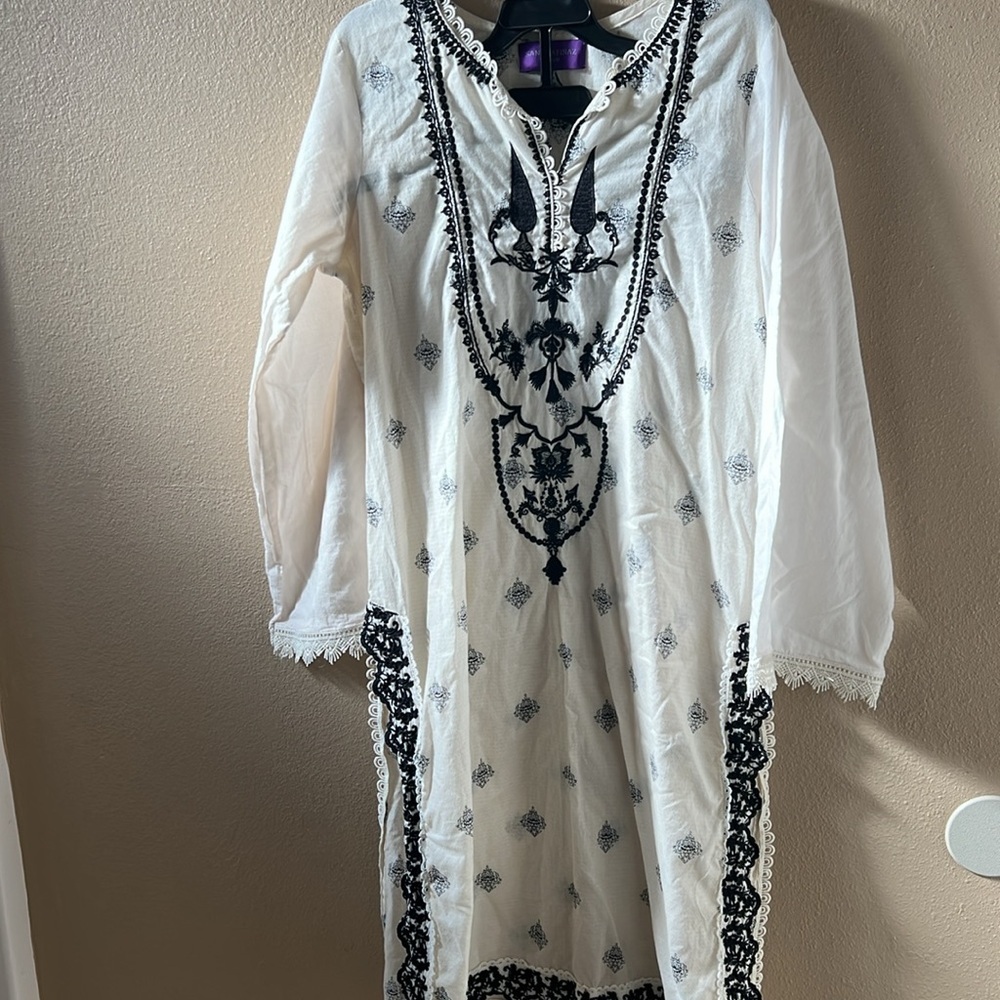 Beige Embroidered Sana Safinaz Khameez Size Medium